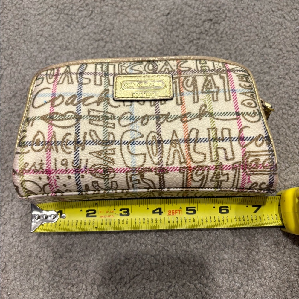 Coach Cream and Gold Signature Design